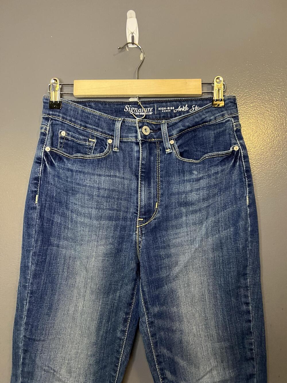 Signature Levi Strauss & Co High Rise Skinny Jeans Womens 27 Medium Wash Denim